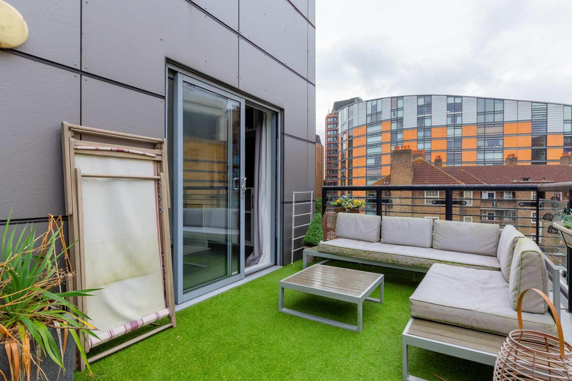 Bright 2 Bedroom Flat In Lambeth With Balcony Apartment *