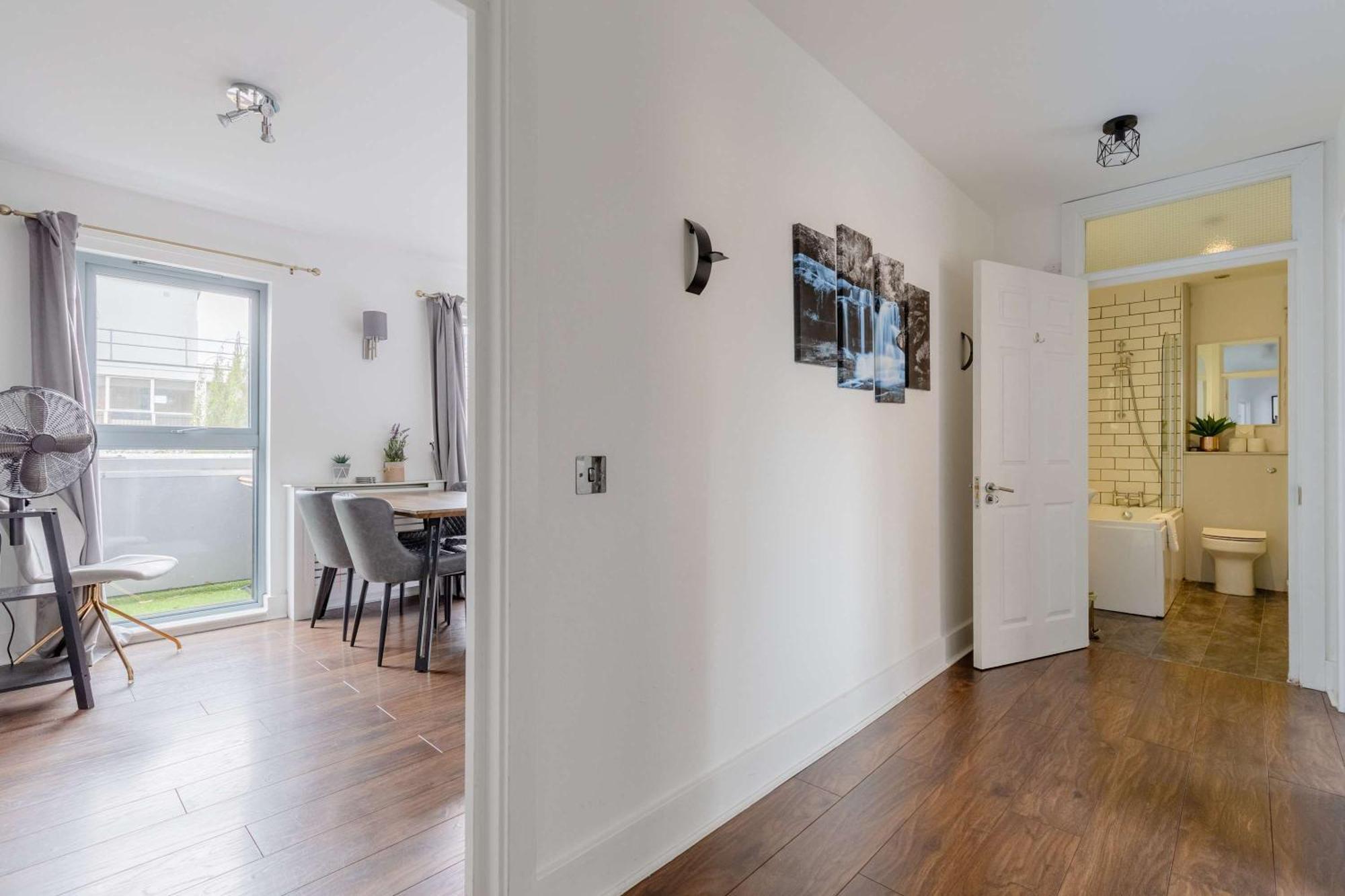 Apartment Bright 2 Bedroom Flat In Lambeth With Balcony *